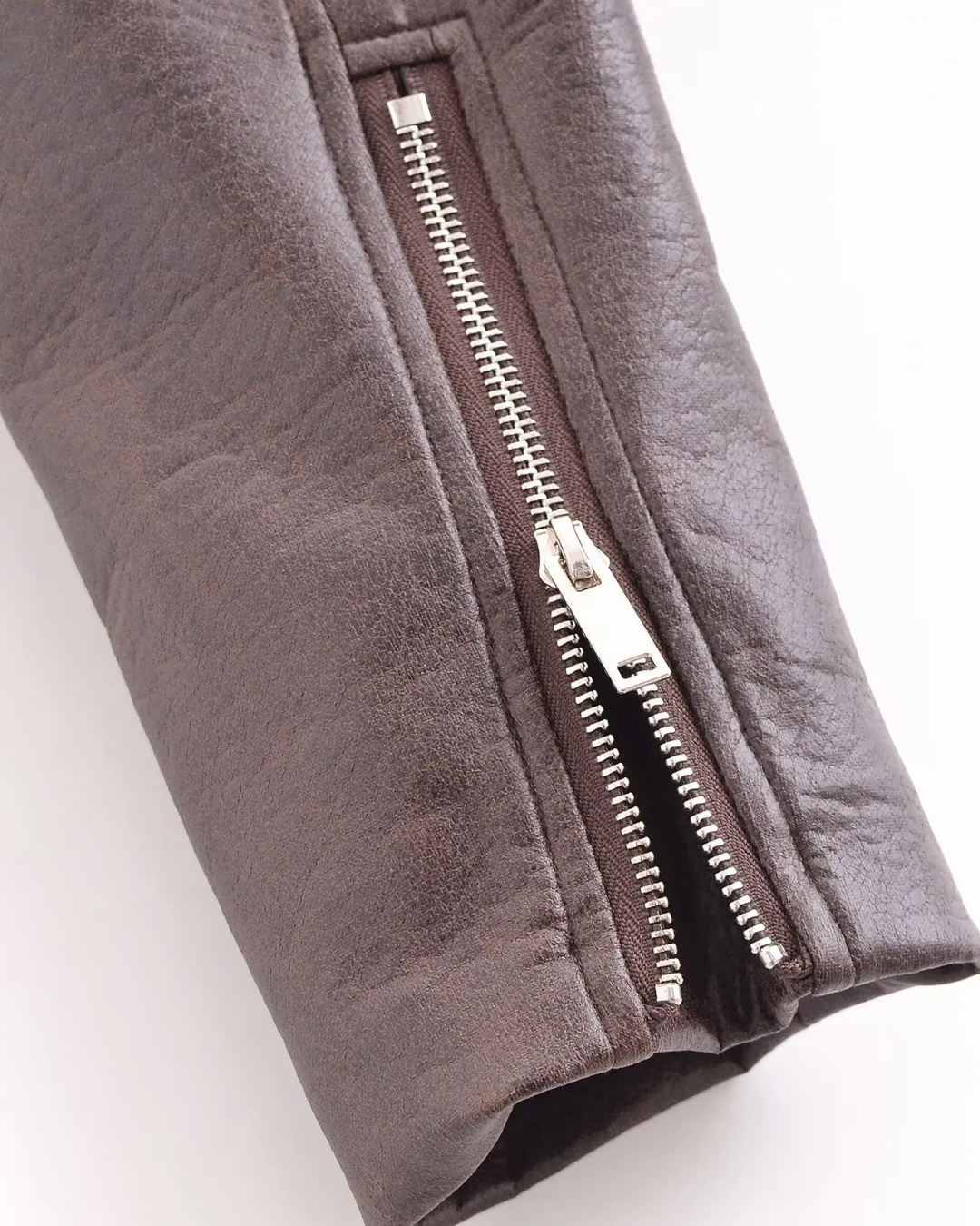 Aria | Elegante Damen-Cropped-Kunstlederjacke mit Gürtel