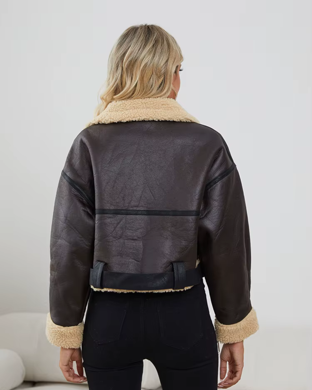 Aurora | Elegante Damen-Vintage-Aviatorjacke aus Kunstleder