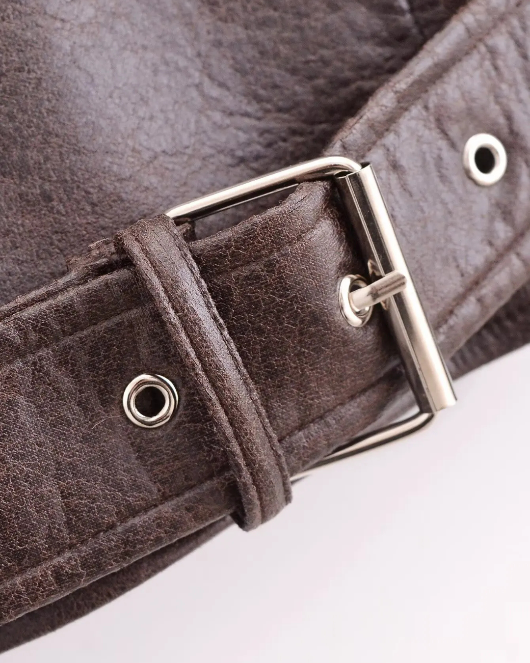 Aria | Elegante Damen-Cropped-Kunstlederjacke mit Gürtel