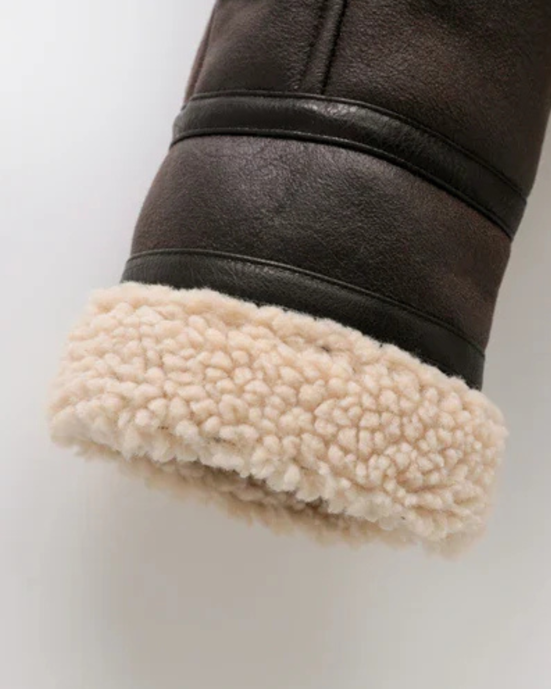 Aurora | Elegante Damen-Vintage-Aviatorjacke aus Kunstleder